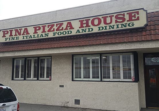 pina pizza outside